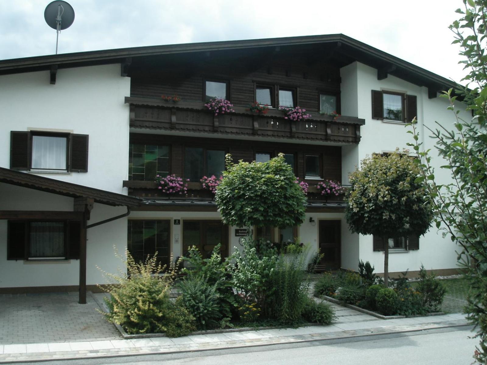 ヴァルヒゼーHaus Zangerlアパートメント エクステリア 写真